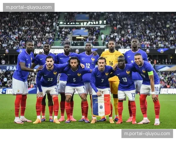 阿根廷演练恩佐费尔南德斯拉边传中,斯卡洛尼寻求战术变化 阿根廷演练恩佐费尔南德斯拉边传中,斯卡洛尼寻求战术变化