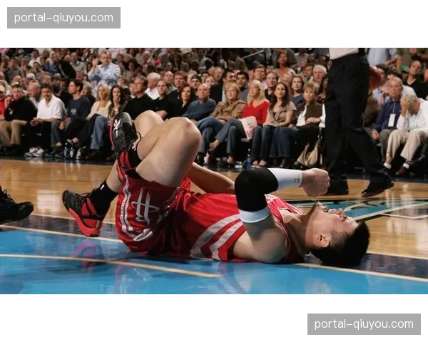 火箭防守篮板保护体系稳固 但退防速度不足被热火多次打反击